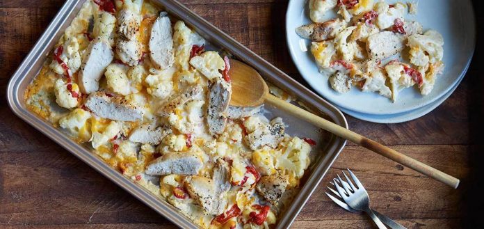 pollo-con-mac-cheese-coliflor Pollo con