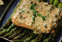 Receta de Salmón en una cremosa salsa de limón, bajo en carbohidratos Salmón con salsa de limón