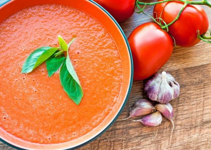 Sopa de Tomates con 3 ingredientes