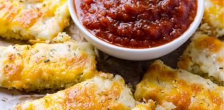 Keto Palitos de pan de coliflor con queso