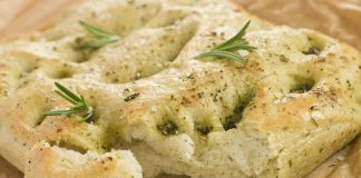 Pan Focaccia con ajo y romero low carb