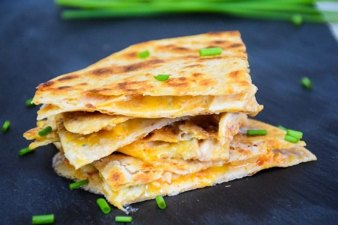 tortilla-keto-quesadilla