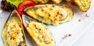 Choritos-a-la-parmesana