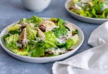 Receta de Ensalada César con Pollo Saludable Keto liviana y fresca